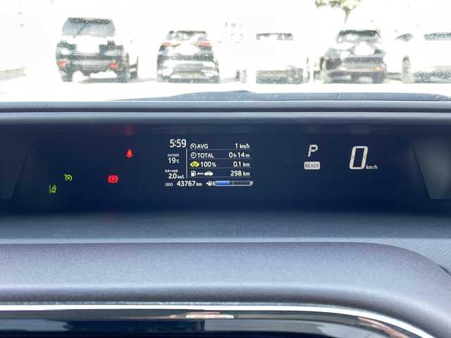 トヨタ アクア G 山口県 2018(平30)年 4.4万km スーパーホワイトⅡ 純正SDナビ【NSZT-W66T】/Bluetooth/フルセグテレビ/CD/DVD/バックカメラ/ビルトインETC/ドライブレコーダー/クルーズコントロール/純正フロアマット/純正15インチスチールホイール/ステアリングスイッチ/本革ステアリング/プッシュスタート/スマートキー/ドアバイザー/レーンキープアシスト/トヨタセーフティ