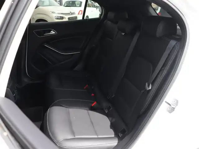 メルセデス・ベンツ ＧＬＡ２２０ 4マチック 長野県 2018(平30)年 3.5万km ポーラホワイト レーダーセーフティＰＫＧ　/黒革シート　/純正ナビＴＶ　/バックカメラ/ＣａｒＰｌａｙ　/ディストロニック　/衝突軽減ブレーキ　/ＬＫＡ　ＢＳＭ　/シートヒーター　/パワーバックドア　/キーレスゴー　/純正１８ＡＷ