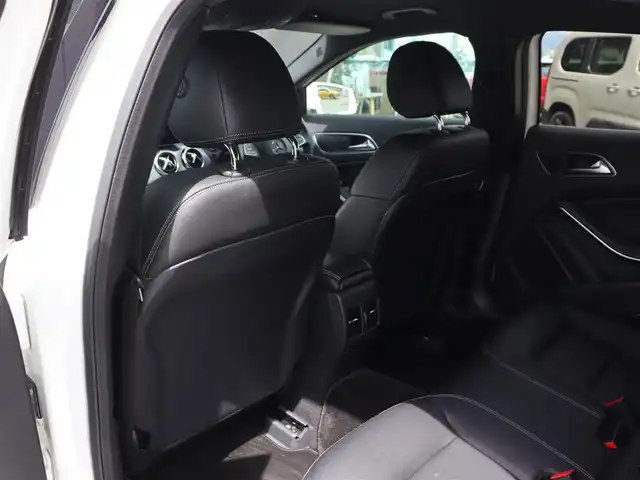 メルセデス・ベンツ ＧＬＡ２２０ 4マチック 長野県 2018(平30)年 3.5万km ポーラホワイト レーダーセーフティＰＫＧ　/黒革シート　/純正ナビＴＶ　/バックカメラ/ＣａｒＰｌａｙ　/ディストロニック　/衝突軽減ブレーキ　/ＬＫＡ　ＢＳＭ　/シートヒーター　/パワーバックドア　/キーレスゴー　/純正１８ＡＷ