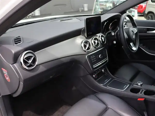 メルセデス・ベンツ ＧＬＡ２２０ 4マチック 長野県 2018(平30)年 3.5万km ポーラホワイト レーダーセーフティＰＫＧ　/黒革シート　/純正ナビＴＶ　/バックカメラ/ＣａｒＰｌａｙ　/ディストロニック　/衝突軽減ブレーキ　/ＬＫＡ　ＢＳＭ　/シートヒーター　/パワーバックドア　/キーレスゴー　/純正１８ＡＷ