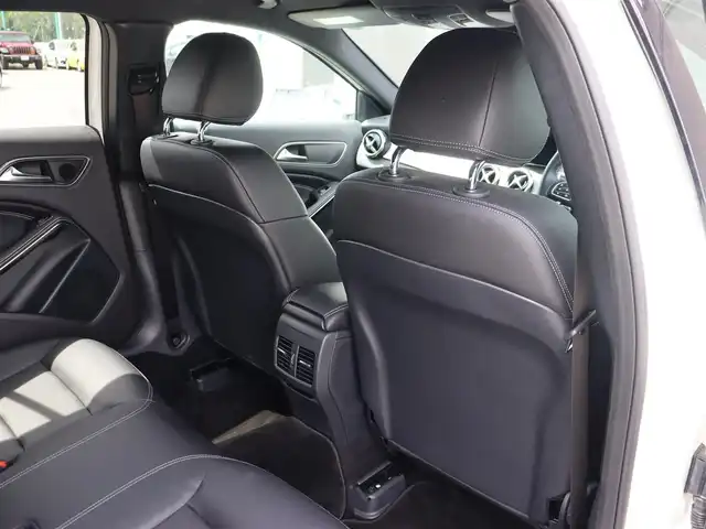 メルセデス・ベンツ ＧＬＡ２２０ 4マチック 長野県 2018(平30)年 3.5万km ポーラホワイト レーダーセーフティＰＫＧ　/黒革シート　/純正ナビＴＶ　/バックカメラ/ＣａｒＰｌａｙ　/ディストロニック　/衝突軽減ブレーキ　/ＬＫＡ　ＢＳＭ　/シートヒーター　/パワーバックドア　/キーレスゴー　/純正１８ＡＷ