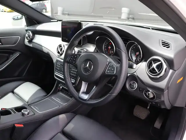 メルセデス・ベンツ ＧＬＡ２２０ 4マチック 長野県 2018(平30)年 3.5万km ポーラホワイト レーダーセーフティＰＫＧ　/黒革シート　/純正ナビＴＶ　/バックカメラ/ＣａｒＰｌａｙ　/ディストロニック　/衝突軽減ブレーキ　/ＬＫＡ　ＢＳＭ　/シートヒーター　/パワーバックドア　/キーレスゴー　/純正１８ＡＷ