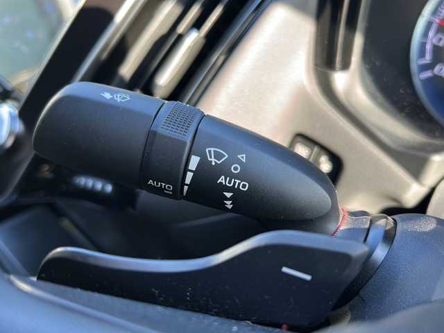 トヨタ クラウン ハイブリッド RS アドバンス 岐阜県 2020(令2)年 3.4万km ホワイトパールクリスタルシャイン トヨタセーフティセンス/・プリクラッシュセーフティ/・レーントレーシングアシスト/・ロードサインアシスト/・オートマチックハイビーム/・レーダークルーズコントロール/・クリアランスソナー/・リアクロストラフィックアラート/・リアカメラディティクション/・パーキングサポートブレーキ/・ブラインドスポットモニター/・ヘッドアップディスプレイ/20インチTom’sホイール/サンルーフ/純正ディスプレイオーディオ/CD/DVD/フルセグTV/Bluetooth/USB/FM/AM/Applecarplay/Androidauto/パノラミックビューモニター/デジタルインナーミラー/ビルトインETC/純正ドライブレコーダー/ステアリングヒーター/革巻きステアリング/パドルシフト/ステアリングスイッチ/ハーフレザーシート/前席シートヒーター/前席パワーシート/D席メモリ付パワーシート/USBポート/AC100Vコンセント/LEDヘッドライト/フォグランプ/オートライト/スマートキー/プッシュスタート/純正フロアマット/横滑り防止システム