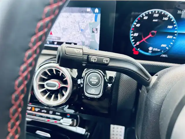 メルセデス・ベンツ Ａ２００ｄ AMGライン 大阪府 2021(令3)年 5.1万km コスモスブラック レザーエクスクルーシブP/アドバンスドP/レーダーセーフティ/サンルーフ/HUD/ACC/赤黒革/メモリ付きパワーシート/シートヒーター/純正ナビ/TV/３６０度カメラ/純正18インチAW/LEDヘッドライト/アンビエントライト/ブラインドスポット/ETC/ドラレコ/レーダー探知機/デジタルインナーミラー