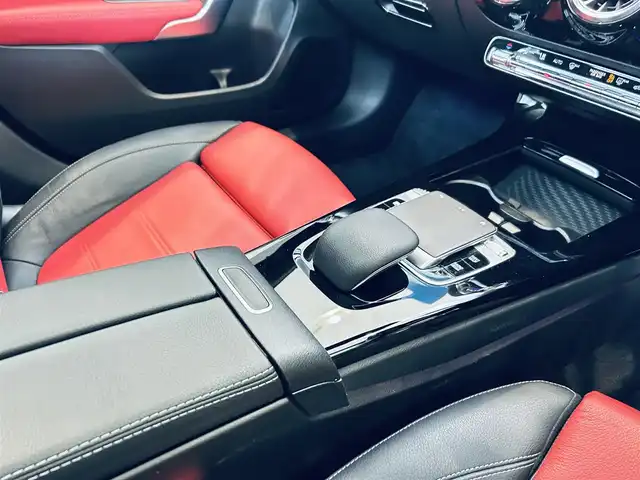 メルセデス・ベンツ Ａ２００ｄ AMGライン 大阪府 2021(令3)年 5.1万km コスモスブラック レザーエクスクルーシブP/アドバンスドP/レーダーセーフティ/サンルーフ/HUD/ACC/赤黒革/メモリ付きパワーシート/シートヒーター/純正ナビ/TV/３６０度カメラ/純正18インチAW/LEDヘッドライト/アンビエントライト/ブラインドスポット/ETC/ドラレコ/レーダー探知機/デジタルインナーミラー