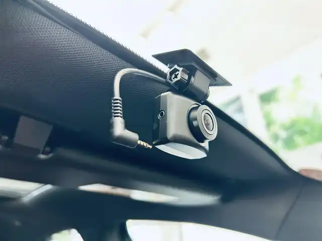 メルセデス・ベンツ Ａ２００ｄ AMGライン 大阪府 2021(令3)年 5.1万km コスモスブラック レザーエクスクルーシブP/アドバンスドP/レーダーセーフティ/サンルーフ/HUD/ACC/赤黒革/メモリ付きパワーシート/シートヒーター/純正ナビ/TV/３６０度カメラ/純正18インチAW/LEDヘッドライト/アンビエントライト/ブラインドスポット/ETC/ドラレコ/レーダー探知機/デジタルインナーミラー