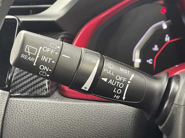 ホンダ シビック ハッチバック 大分県 2021(令3)年 4.3万km クリスタルブラックパール 6MT/純正ナビゲーション/(AM/FM/CD/DVD/BT/TV)/バックカメラ/ホンダセンシング/衝突軽減ブレーキ/レーンキープアシスト/アダクティブクルーズコントロール/LEDヘッドライト/フォグランプ/ハーフレザーシート/シートヒーター/前席パワーシート/ETC2.0/電動パーキングブレーキ/オートブレーキホールド/スマートキー/プッシュスタート