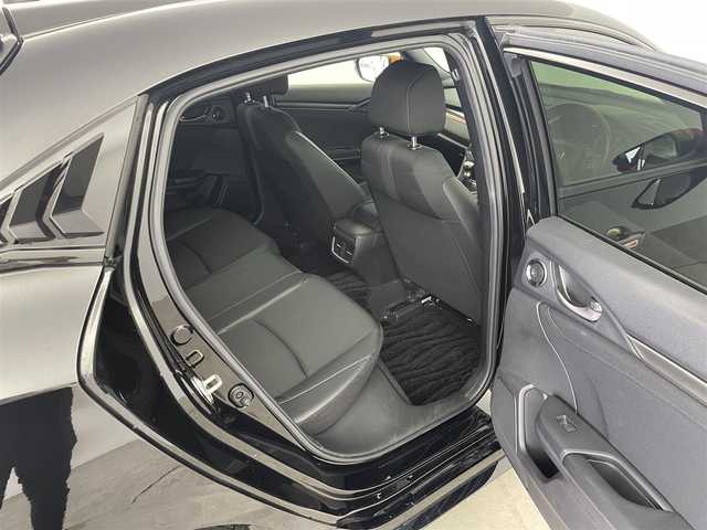 ホンダ シビック ハッチバック 大分県 2021(令3)年 4.3万km クリスタルブラックパール 6MT/純正ナビゲーション/(AM/FM/CD/DVD/BT/TV)/バックカメラ/ホンダセンシング/衝突軽減ブレーキ/レーンキープアシスト/アダクティブクルーズコントロール/LEDヘッドライト/フォグランプ/ハーフレザーシート/シートヒーター/前席パワーシート/ETC2.0/電動パーキングブレーキ/オートブレーキホールド/スマートキー/プッシュスタート