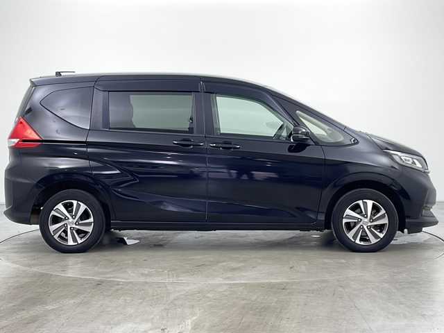 ホンダ フリード G ホンダセンシング 道央・札幌 2020(令2)年 5万km クリスタルブラックパール ・寒冷地仕様/・純正ナビ&CD&DVD&BT/・両側パワースライドドア/・バックカメラ/・ホンダセンシング/・レーダークルーズコントロール/・先行車発進お知らせ機能/・衝突軽減ブレーキシステム/・レーンキープアシスト/・標識認識機能/・横滑り防止装置/・アイドリングストップ/・ECON/・前席シートヒーター/・ハーフレザーシート/・ビルトインETC/・ステアリングスイッチ/・革巻きステアリング/・ドアバイザー/・電動格納ミラー/・純正フロアマット/・プッシュスタート/・LEDヘッドライト/・オートライト/・保証書/・取扱説明書