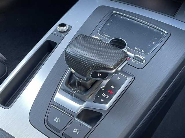 アウディ Ｑ５ 40TDIクワトロ スポーツ 岐阜県 2020(令2)年 4.8万km ミトスブラックメタリック Sラインパッケージ/４WD/サンルーフ/アウディプレセンス/アダプティブクルーズコントロール/アクティブレーンアシスト/アウディプレセンスシティ/マトリクスLEDヘッドライト/MMIナビゲーション/フルセグTV/AppleCarPlay/AndroidAuto/360°カメラ/オートマチックテールゲート