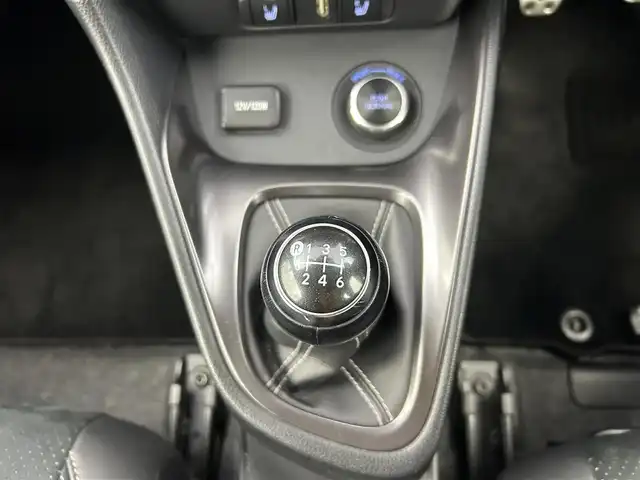 トヨタ ＧＲヤリス RZ ハイパフォーマンス 愛知県 2021(令3)年 3万km スーパーホワイトⅡ トヨタセーフティセンス/JBLプレミアムサウンド/純正ナビ/（Bluetooth/フルセグTV/AM/FM/USB）/バックカメラ/ドラレコ/HUD/BSM/ETC2.0/ハーフレザー/シートH/防眩ミラー/電動格納ミラー/オートライト/本革巻ステアリングホイール/ステアリングリモコン/GRフロアマット/純正LEDライト/純正18インチAW