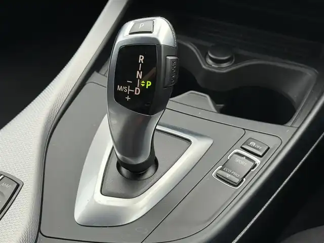 ＢＭＷ １１８ｄ Mスポーツ 静岡県 2017(平29)年 2.5万km アルピンホワイトⅢ 純正ナビ/(CD/DVD/Bluetooth/USB)/インテリジェントセーフティ/バックカメラ/クルーズコントロール/レーンキープアシスト/PDC/キーレスキー/ETC/ドライブレコーダー/フロアマット/純正17インチアルミホイール/フロントフォグランプ