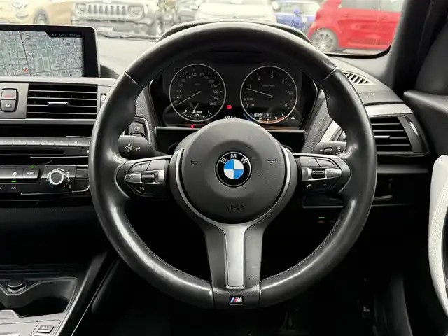 ＢＭＷ １１８ｄ Mスポーツ 静岡県 2017(平29)年 2.5万km アルピンホワイトⅢ 純正ナビ/(CD/DVD/Bluetooth/USB)/インテリジェントセーフティ/バックカメラ/クルーズコントロール/レーンキープアシスト/PDC/キーレスキー/ETC/ドライブレコーダー/フロアマット/純正17インチアルミホイール/フロントフォグランプ