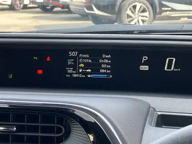 トヨタ アクア S 三重県 2018(平30)年 1.9万km シルバーM ♪純正メモリナビ/ ・ワンセグ・CD再生/ ・Bluetooth・AUX/♪バックカメラ/♪プリクラッシュセーフティ(PCS)/♪レーンディパーチャーアラート(LDA)/♪クリアランスソナー/♪オートハイビーム/♪ウィンカーミラー/♪ステアリングスイッチ/♪ビルトインETC/♪フロアマット/♪ドアバイザー/♪プライバシーガラス/♪横滑り防止装置