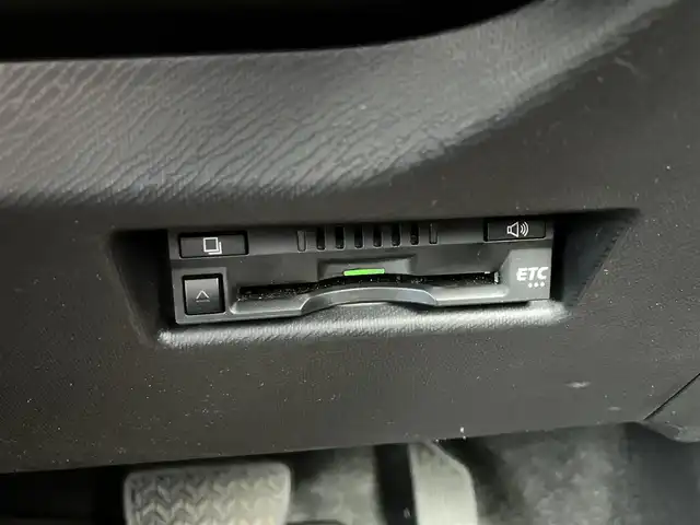 トヨタ アクア S 三重県 2018(平30)年 1.9万km シルバーM ♪純正メモリナビ/ ・ワンセグ・CD再生/ ・Bluetooth・AUX/♪バックカメラ/♪プリクラッシュセーフティ(PCS)/♪レーンディパーチャーアラート(LDA)/♪クリアランスソナー/♪オートハイビーム/♪ウィンカーミラー/♪ステアリングスイッチ/♪ビルトインETC/♪フロアマット/♪ドアバイザー/♪プライバシーガラス/♪横滑り防止装置