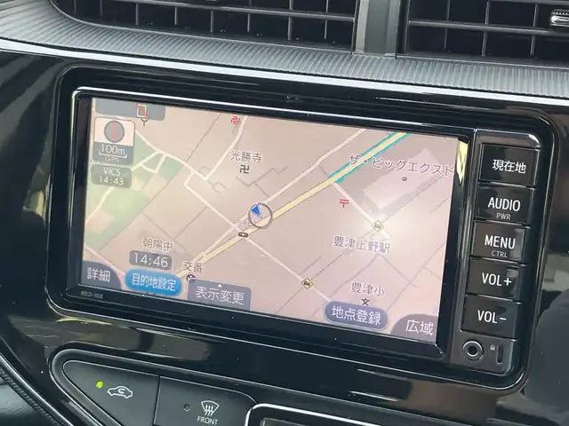トヨタ アクア S 三重県 2018(平30)年 1.9万km シルバーM ♪純正メモリナビ/ ・ワンセグ・CD再生/ ・Bluetooth・AUX/♪バックカメラ/♪プリクラッシュセーフティ(PCS)/♪レーンディパーチャーアラート(LDA)/♪クリアランスソナー/♪オートハイビーム/♪ウィンカーミラー/♪ステアリングスイッチ/♪ビルトインETC/♪フロアマット/♪ドアバイザー/♪プライバシーガラス/♪横滑り防止装置