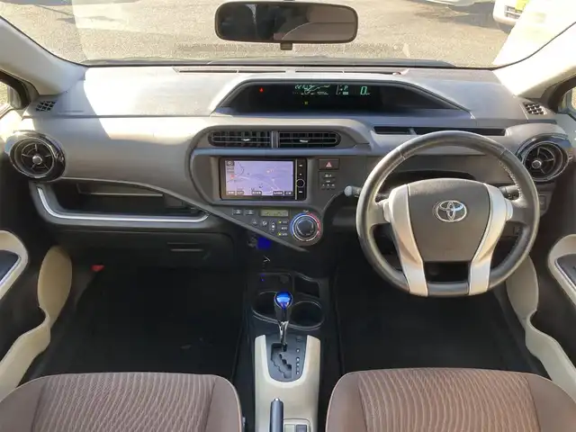 トヨタ アクア G 静岡県 2013(平25)年 5万km ブラックマイカ 純正HDDナビ(NHZD-W62G)/　AM FM CD DVD Bluetooth　ワンセグ/アイドリングストップ/オートライト/ISOFIX/ドアバイザー/電動格納ミラー/取扱説明書・保証書/ETC/LEDオートヘッドランプ/スマートキー2本