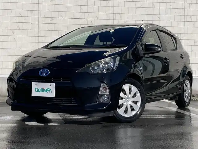 トヨタ アクア G 静岡県 2013(平25)年 5万km ブラックマイカ 純正HDDナビ(NHZD-W62G)/　AM FM CD DVD Bluetooth　ワンセグ/アイドリングストップ/オートライト/ISOFIX/ドアバイザー/電動格納ミラー/取扱説明書・保証書/ETC/LEDオートヘッドランプ/スマートキー2本