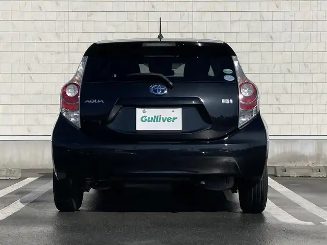 トヨタ アクア G 静岡県 2013(平25)年 5万km ブラックマイカ 純正HDDナビ(NHZD-W62G)/　AM FM CD DVD Bluetooth　ワンセグ/アイドリングストップ/オートライト/ISOFIX/ドアバイザー/電動格納ミラー/取扱説明書・保証書/ETC/LEDオートヘッドランプ/スマートキー2本