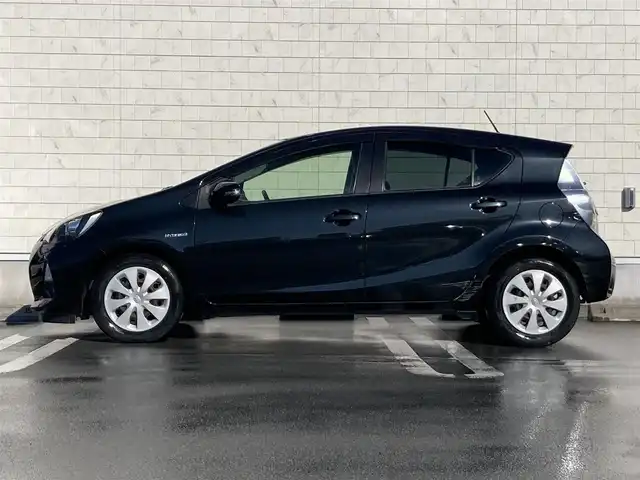 トヨタ アクア G 静岡県 2013(平25)年 5万km ブラックマイカ 純正HDDナビ(NHZD-W62G)/　AM FM CD DVD Bluetooth　ワンセグ/アイドリングストップ/オートライト/ISOFIX/ドアバイザー/電動格納ミラー/取扱説明書・保証書/ETC/LEDオートヘッドランプ/スマートキー2本