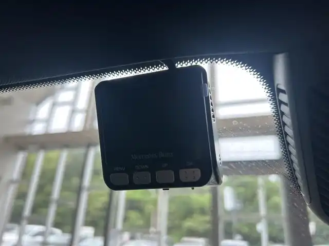メルセデス・ベンツ ＧＬＢ２００ｄ AMGライン 大阪府 2020(令2)年 1.8万km ポーラホワイト レーダーセーフティP/パノラマサンルーフ/ハーフレザー/メモリ付きパワーシート/シートヒーター/純正ナビ/TV/360度カメラ/ACC/純正19インチAW/LEDヘッドライト/アンビエントライト/電動リアゲート/クリアランスソナー/ブラインドスポット/ワイヤレス充電/ETC/ドラレコ/パドルシフト/ルーフレール