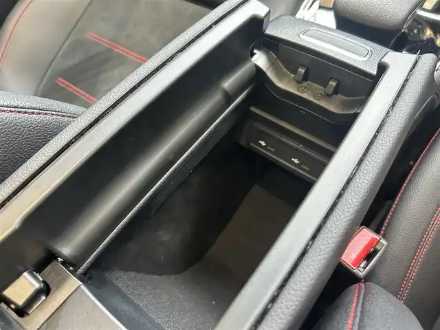 メルセデス・ベンツ ＧＬＢ２００ｄ AMGライン 大阪府 2020(令2)年 1.8万km ポーラホワイト レーダーセーフティP/パノラマサンルーフ/ハーフレザー/メモリ付きパワーシート/シートヒーター/純正ナビ/TV/360度カメラ/ACC/純正19インチAW/LEDヘッドライト/アンビエントライト/電動リアゲート/クリアランスソナー/ブラインドスポット/ワイヤレス充電/ETC/ドラレコ/パドルシフト/ルーフレール
