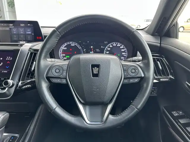 トヨタ クラウン ハイブリッド S スポーツスタイル 静岡県 2020(令2)年 3.5万km ホワイトパールクリスタルシャイン 純正8インチSDナビ/スーパーライブサウンドシステム/トヨタセーフティーセンス/フルセグTV/BTオーディオ/CD/DVD/AUX/パドルシフト/BSM/USB/バックモニター/前席パワーシート/純正フロアマット/純正18AW/追従クルコン/オートハイビーム