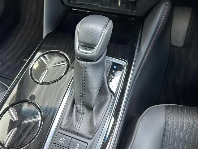 トヨタ クラウン ハイブリッド S スポーツスタイル 静岡県 2020(令2)年 3.5万km ホワイトパールクリスタルシャイン 純正8インチSDナビ/スーパーライブサウンドシステム/トヨタセーフティーセンス/フルセグTV/BTオーディオ/CD/DVD/AUX/パドルシフト/BSM/USB/バックモニター/前席パワーシート/純正フロアマット/純正18AW/追従クルコン/オートハイビーム