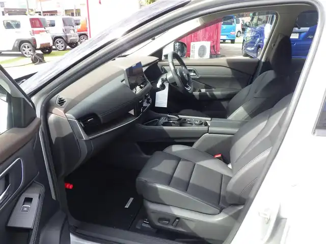 日産 エクストレイル G e－4ORCE 千葉県 2023(令5)年 0.3万km ブリリアントシルバー エマージェンシーブレーキ/プロパイロット/インテリジェントクルーズコントロール/インテリジェントルームミラー/ヘッドアップディスプレイ/9インチ純正コネクトナビ/地デジTV/【Bluetooth接続】/アラウンドビューモニター/ドライブレコーダー（前後撮影）/革巻きステアリング/ステアリングスイッチ/ETC（2.0）/LEDヘッドライト/フォグライト/ウインカーミラー/コーナーセンサー/純正19インチアルミホイル/サイド/カーテンエアバッグ/インテリジェントキー