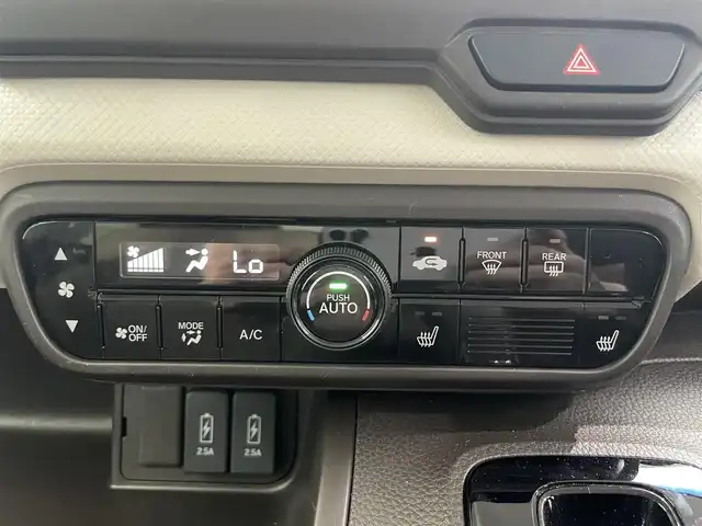 ホンダ Ｎ ＢＯＸ L 鹿児島県 2021(令3)年 6.8万km ルナシルバーM ナビ（CN-BR310B）/ホンダセンシング/追従型クルーズコントロール/レーンキープアシスト/バックカメラ/片側パワースライドドア/前席シートヒーター/前方ドライブレコーダー/後方コーナーセンサー/オートライト/オートマチックハイビーム/純正フロアマット/ETC