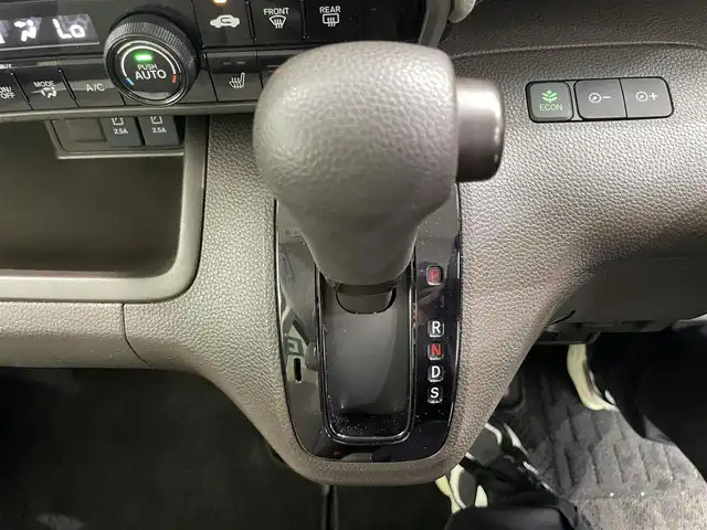 ホンダ Ｎ ＢＯＸ L 鹿児島県 2021(令3)年 6.8万km ルナシルバーM ナビ（CN-BR310B）/ホンダセンシング/追従型クルーズコントロール/レーンキープアシスト/バックカメラ/片側パワースライドドア/前席シートヒーター/前方ドライブレコーダー/後方コーナーセンサー/オートライト/オートマチックハイビーム/純正フロアマット/ETC