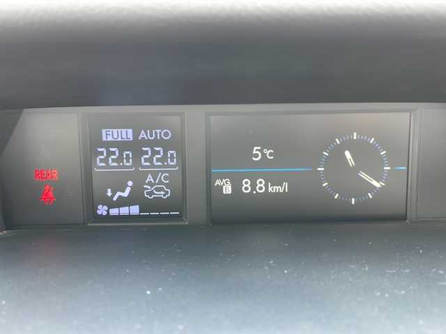 スバル レヴォーグ 1．6GT アイサイト 山形県 2014(平26)年 7.8万km アイスシルバーメタリック アイサイト/・プリクラッシュブレーキ（自動ブレーキ）/・レーンキープアシスト/・全車速追従機能付クルーズコントロール/・AT誤発進抑制制御/パドルシフト/社外ナビ/フルセグ/ETC/電動パーキングブレーキ/アイドリングストップ/LEDヘッドライト/プッシュスタート/スマートキーｘ２