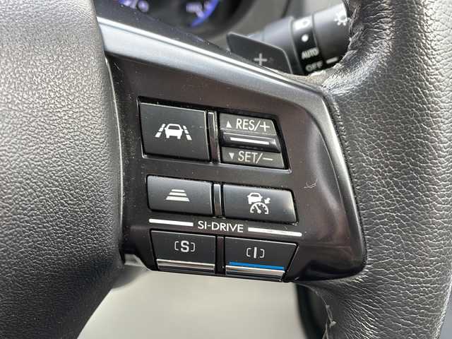 スバル レヴォーグ 1．6GT アイサイト 山形県 2014(平26)年 7.8万km アイスシルバーメタリック アイサイト/・プリクラッシュブレーキ（自動ブレーキ）/・レーンキープアシスト/・全車速追従機能付クルーズコントロール/・AT誤発進抑制制御/パドルシフト/社外ナビ/フルセグ/ETC/電動パーキングブレーキ/アイドリングストップ/LEDヘッドライト/プッシュスタート/スマートキーｘ２