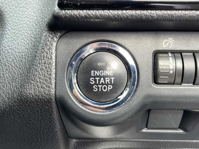 スバル レヴォーグ 1．6GT アイサイト 山形県 2014(平26)年 7.8万km アイスシルバーメタリック アイサイト/・プリクラッシュブレーキ（自動ブレーキ）/・レーンキープアシスト/・全車速追従機能付クルーズコントロール/・AT誤発進抑制制御/パドルシフト/社外ナビ/フルセグ/ETC/電動パーキングブレーキ/アイドリングストップ/LEDヘッドライト/プッシュスタート/スマートキーｘ２