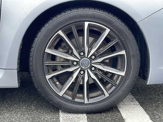 スバル レヴォーグ 1．6GT アイサイト 山形県 2014(平26)年 7.8万km アイスシルバーメタリック アイサイト/・プリクラッシュブレーキ（自動ブレーキ）/・レーンキープアシスト/・全車速追従機能付クルーズコントロール/・AT誤発進抑制制御/パドルシフト/社外ナビ/フルセグ/ETC/電動パーキングブレーキ/アイドリングストップ/LEDヘッドライト/プッシュスタート/スマートキーｘ２