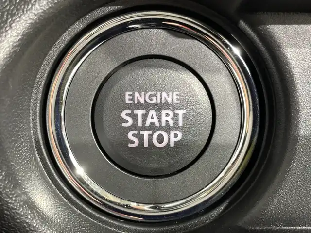スズキ ジムニー XC 福岡県 2025(令7)年 0.1千km ピュアホワイトP 登録済未使用車/衝突被害軽減ブレーキ/クルーズコントロール/レーンキープアシスト/トラクションコントロール/シートヒーター/LEDヘッドライト/オートライト/プッシュスタート/スマートキー/スペアキー/保証書/取扱説明書