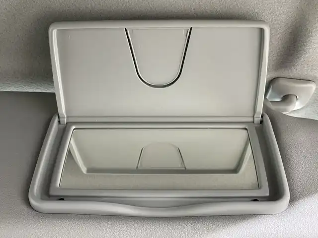 スズキ ジムニー XC 福岡県 2025(令7)年 0.1千km ピュアホワイトP 登録済未使用車/衝突被害軽減ブレーキ/クルーズコントロール/レーンキープアシスト/トラクションコントロール/シートヒーター/LEDヘッドライト/オートライト/プッシュスタート/スマートキー/スペアキー/保証書/取扱説明書