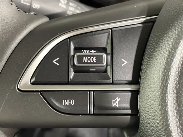 スズキ ジムニー XC 福岡県 2025(令7)年 0.1千km ピュアホワイトP 登録済未使用車/衝突被害軽減ブレーキ/クルーズコントロール/レーンキープアシスト/トラクションコントロール/シートヒーター/LEDヘッドライト/オートライト/プッシュスタート/スマートキー/スペアキー/保証書/取扱説明書
