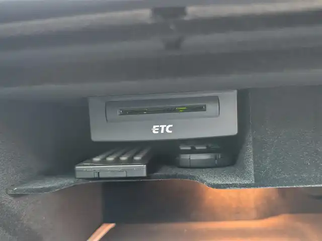 アウディ Ａ６ アバント 2．8 FSI クワトロ 福井県 2014(平26)年 7.3万km 白 ４WD/純正SDナビ/AM/FM/フルセグ/BT/バックカメラ/後席フリップダウンモニター/BOSEサウンドシステム/クルーズコントロール/横滑り防止装置/前後コーナーセンサー/アイドリングストップ/盗難防止装置/ビルトインETC/前席シートヒーター/前席パワーシート/シートメモリー/本革シート/パワーバックドア/純正フロアマット/純正18インチAW/キセノンヘッドライト/Rフォグ/スマートキー