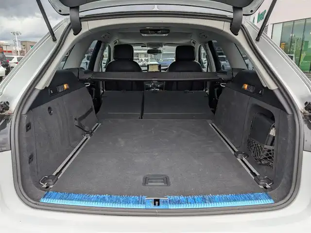 アウディ Ａ６ アバント 2．8 FSI クワトロ 福井県 2014(平26)年 7.3万km 白 ４WD/純正SDナビ/AM/FM/フルセグ/BT/バックカメラ/後席フリップダウンモニター/BOSEサウンドシステム/クルーズコントロール/横滑り防止装置/前後コーナーセンサー/アイドリングストップ/盗難防止装置/ビルトインETC/前席シートヒーター/前席パワーシート/シートメモリー/本革シート/パワーバックドア/純正フロアマット/純正18インチAW/キセノンヘッドライト/Rフォグ/スマートキー