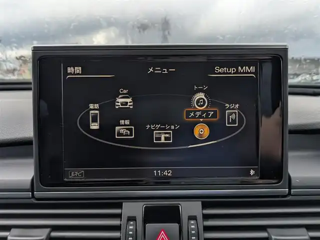 アウディ Ａ６ アバント 2．8 FSI クワトロ 福井県 2014(平26)年 7.3万km 白 ４WD/純正SDナビ/AM/FM/フルセグ/BT/バックカメラ/後席フリップダウンモニター/BOSEサウンドシステム/クルーズコントロール/横滑り防止装置/前後コーナーセンサー/アイドリングストップ/盗難防止装置/ビルトインETC/前席シートヒーター/前席パワーシート/シートメモリー/本革シート/パワーバックドア/純正フロアマット/純正18インチAW/キセノンヘッドライト/Rフォグ/スマートキー