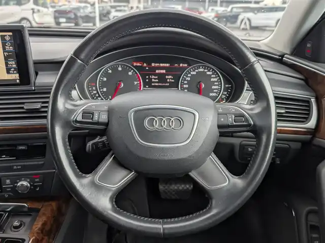 アウディ Ａ６ アバント 2．8 FSI クワトロ 福井県 2014(平26)年 7.3万km 白 ４WD/純正SDナビ/AM/FM/フルセグ/BT/バックカメラ/後席フリップダウンモニター/BOSEサウンドシステム/クルーズコントロール/横滑り防止装置/前後コーナーセンサー/アイドリングストップ/盗難防止装置/ビルトインETC/前席シートヒーター/前席パワーシート/シートメモリー/本革シート/パワーバックドア/純正フロアマット/純正18インチAW/キセノンヘッドライト/Rフォグ/スマートキー