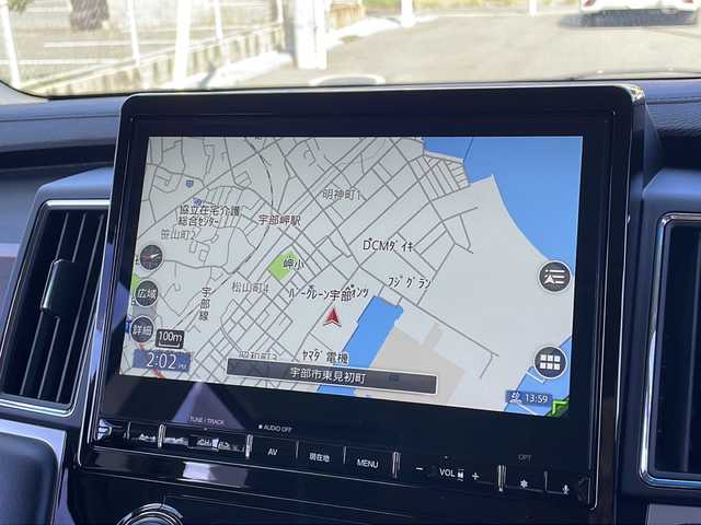 三菱 デリカＤ：５ ジャスパー 山口県 2023(令5)年 2.6万km グラファイトグレーメタリック/ブラックマイカ 純正メモリナビ/・DVD再生機能有/・Bluetooth接続/・アラウンドビューモニター/・フルセグTV/ビルトインETC/ドライブレコーダー/e-Assist/・車線逸脱警報システム/・レーダークルーズコントロール/・衝突被害軽減ブレーキシステム/・オートマチックハイビーム/・後側方車両検知警報システム/・誤発進抑制機能/両側パワースライドドア/ステアリングヒーター/ハーフレザーシート/シートカバー/パワーシートD席/シートヒーター/USB入力端子/パドルシフト/スマートキー/プッシュスタート/パワーバックドア/純正18インチアルミホイール/純正LEDライト/ドアバイザー/保証書