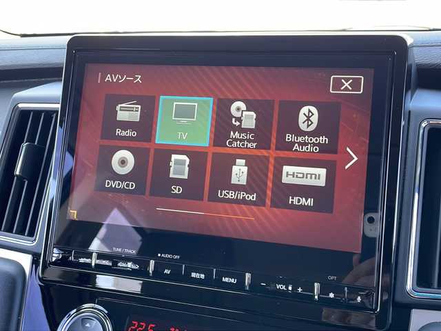 三菱 デリカＤ：５ ジャスパー 山口県 2023(令5)年 2.6万km グラファイトグレーメタリック/ブラックマイカ 純正メモリナビ/・DVD再生機能有/・Bluetooth接続/・アラウンドビューモニター/・フルセグTV/ビルトインETC/ドライブレコーダー/e-Assist/・車線逸脱警報システム/・レーダークルーズコントロール/・衝突被害軽減ブレーキシステム/・オートマチックハイビーム/・後側方車両検知警報システム/・誤発進抑制機能/両側パワースライドドア/ステアリングヒーター/ハーフレザーシート/シートカバー/パワーシートD席/シートヒーター/USB入力端子/パドルシフト/スマートキー/プッシュスタート/パワーバックドア/純正18インチアルミホイール/純正LEDライト/ドアバイザー/保証書