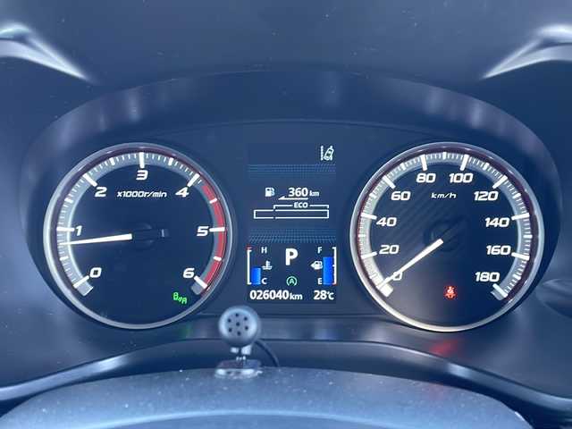 三菱 デリカＤ：５ ジャスパー 山口県 2023(令5)年 2.6万km グラファイトグレーメタリック/ブラックマイカ 純正メモリナビ/・DVD再生機能有/・Bluetooth接続/・アラウンドビューモニター/・フルセグTV/ビルトインETC/ドライブレコーダー/e-Assist/・車線逸脱警報システム/・レーダークルーズコントロール/・衝突被害軽減ブレーキシステム/・オートマチックハイビーム/・後側方車両検知警報システム/・誤発進抑制機能/両側パワースライドドア/ステアリングヒーター/ハーフレザーシート/シートカバー/パワーシートD席/シートヒーター/USB入力端子/パドルシフト/スマートキー/プッシュスタート/パワーバックドア/純正18インチアルミホイール/純正LEDライト/ドアバイザー/保証書