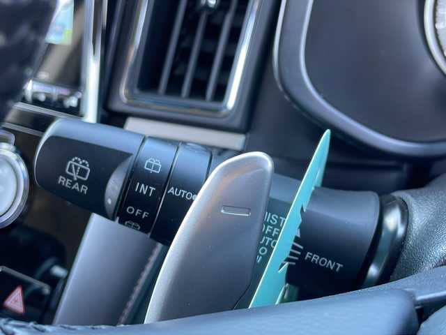 三菱 デリカＤ：５ ジャスパー 山口県 2023(令5)年 2.6万km グラファイトグレーメタリック/ブラックマイカ 純正メモリナビ/・DVD再生機能有/・Bluetooth接続/・アラウンドビューモニター/・フルセグTV/ビルトインETC/ドライブレコーダー/e-Assist/・車線逸脱警報システム/・レーダークルーズコントロール/・衝突被害軽減ブレーキシステム/・オートマチックハイビーム/・後側方車両検知警報システム/・誤発進抑制機能/両側パワースライドドア/ステアリングヒーター/ハーフレザーシート/シートカバー/パワーシートD席/シートヒーター/USB入力端子/パドルシフト/スマートキー/プッシュスタート/パワーバックドア/純正18インチアルミホイール/純正LEDライト/ドアバイザー/保証書