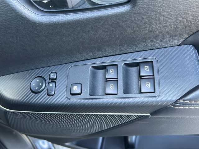 三菱 デリカＤ：５ ジャスパー 山口県 2023(令5)年 2.6万km グラファイトグレーメタリック/ブラックマイカ 純正メモリナビ/・DVD再生機能有/・Bluetooth接続/・アラウンドビューモニター/・フルセグTV/ビルトインETC/ドライブレコーダー/e-Assist/・車線逸脱警報システム/・レーダークルーズコントロール/・衝突被害軽減ブレーキシステム/・オートマチックハイビーム/・後側方車両検知警報システム/・誤発進抑制機能/両側パワースライドドア/ステアリングヒーター/ハーフレザーシート/シートカバー/パワーシートD席/シートヒーター/USB入力端子/パドルシフト/スマートキー/プッシュスタート/パワーバックドア/純正18インチアルミホイール/純正LEDライト/ドアバイザー/保証書