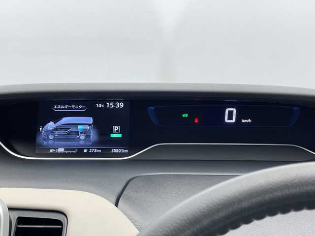 日産 セレナ e－パワー ハイウェイスター V 栃木県 2021(令3)年 3.6万km ブリリアントホワイトパール 純正SDナビ/（CD/DVD/フルセグTV/Bluetooth/SD）/全方位カメラ/プロパイロット/コーナーセンサー/ビルトインETC/前方ドライブレコーダー/両側パワースライドドア/禁煙車/オートライト/LEDヘッドライト/横滑り防止装置/フォグランプ/スマートキー/プッシュスタート/ステアリングスイッチ/革巻きステアリング/ウィンカーミラー/純正15インチアルミホイール/純正フロアマット