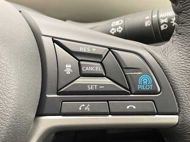 日産 セレナ e－パワー ハイウェイスター V 栃木県 2021(令3)年 3.6万km ブリリアントホワイトパール 純正SDナビ/（CD/DVD/フルセグTV/Bluetooth/SD）/全方位カメラ/プロパイロット/コーナーセンサー/ビルトインETC/前方ドライブレコーダー/両側パワースライドドア/禁煙車/オートライト/LEDヘッドライト/横滑り防止装置/フォグランプ/スマートキー/プッシュスタート/ステアリングスイッチ/革巻きステアリング/ウィンカーミラー/純正15インチアルミホイール/純正フロアマット