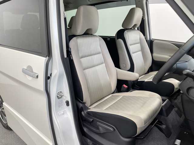 日産 セレナ e－パワー ハイウェイスター V 栃木県 2021(令3)年 3.6万km ブリリアントホワイトパール 純正SDナビ/（CD/DVD/フルセグTV/Bluetooth/SD）/全方位カメラ/プロパイロット/コーナーセンサー/ビルトインETC/前方ドライブレコーダー/両側パワースライドドア/禁煙車/オートライト/LEDヘッドライト/横滑り防止装置/フォグランプ/スマートキー/プッシュスタート/ステアリングスイッチ/革巻きステアリング/ウィンカーミラー/純正15インチアルミホイール/純正フロアマット